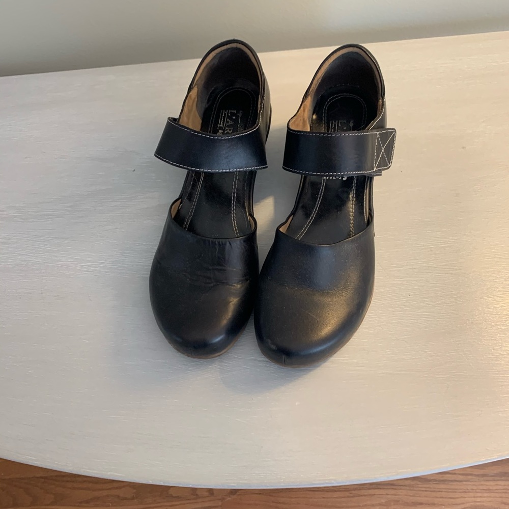 L’Artiste black shoes